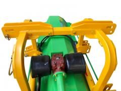 Bowell BCS-220 profi kitolható tolt és vontatott szárzúzó Bowell BCS-220 profi kitolható tolt és vontatott szárzúzó